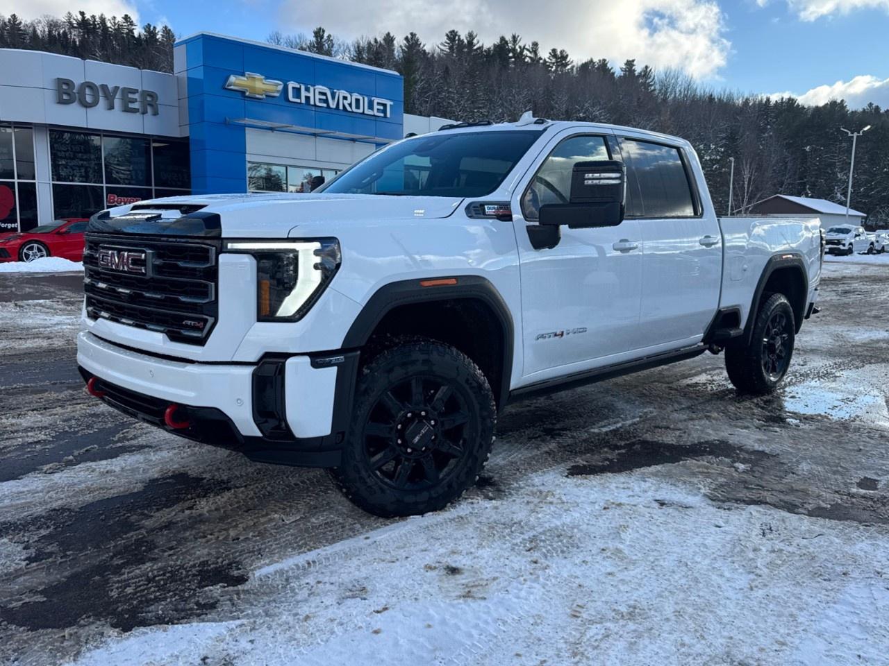 2026 GMC SIERRA 2500HD Crew Cab Standard Box 4-Wheel Drive AT4 Photo2