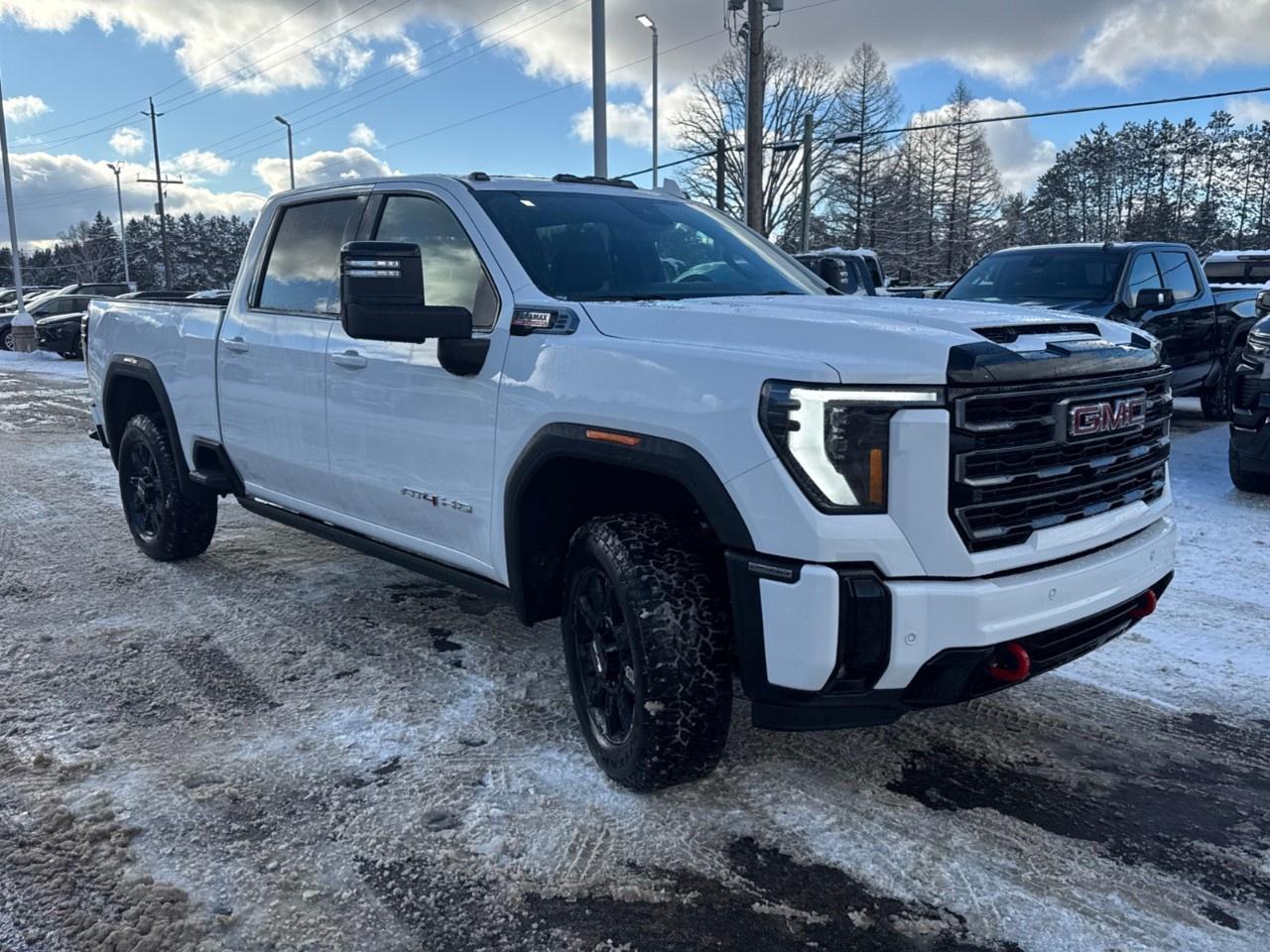 2026 GMC SIERRA 2500HD Crew Cab Standard Box 4-Wheel Drive AT4 Photo4