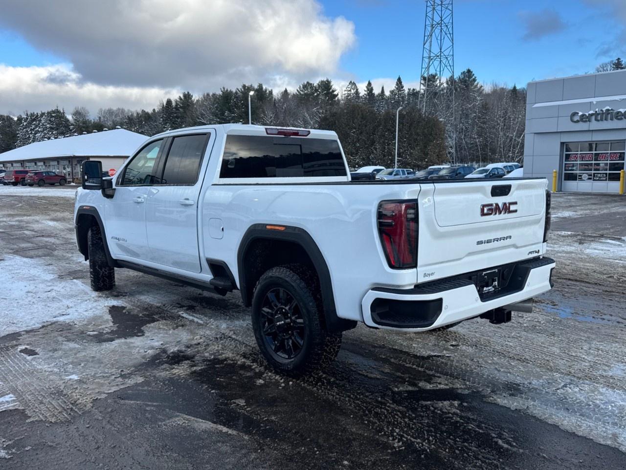 2026 GMC SIERRA 2500HD Crew Cab Standard Box 4-Wheel Drive AT4 Photo