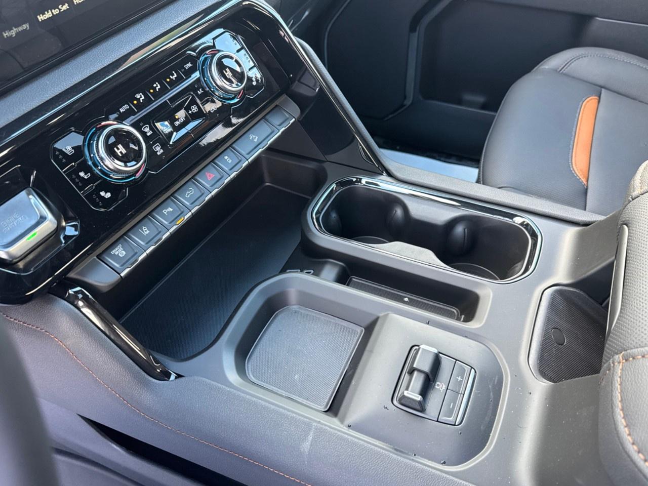 2026 GMC SIERRA 2500HD Crew Cab Standard Box 4-Wheel Drive AT4 Photo