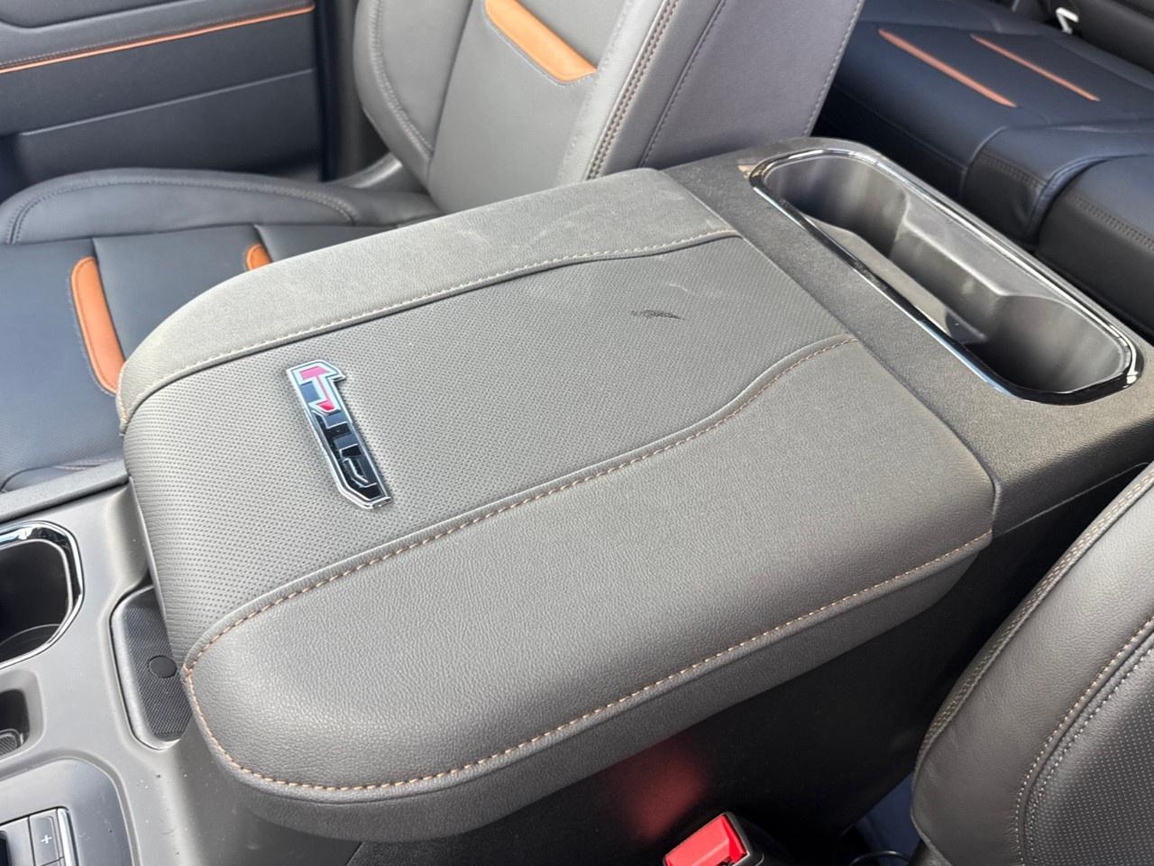 2026 GMC SIERRA 2500HD Crew Cab Standard Box 4-Wheel Drive AT4 Photo