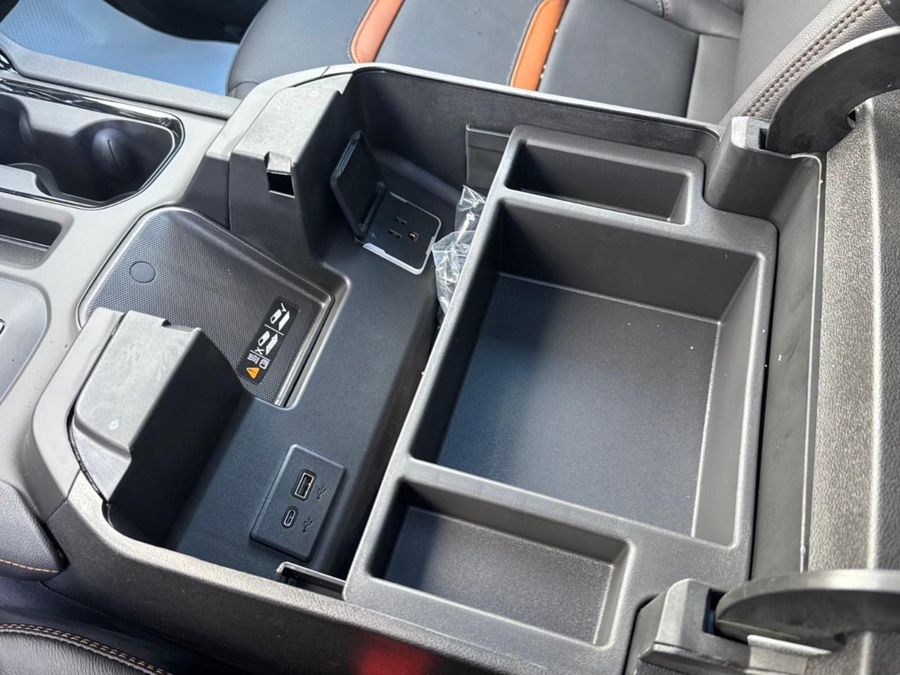 2026 GMC SIERRA 2500HD Crew Cab Standard Box 4-Wheel Drive AT4 Photo