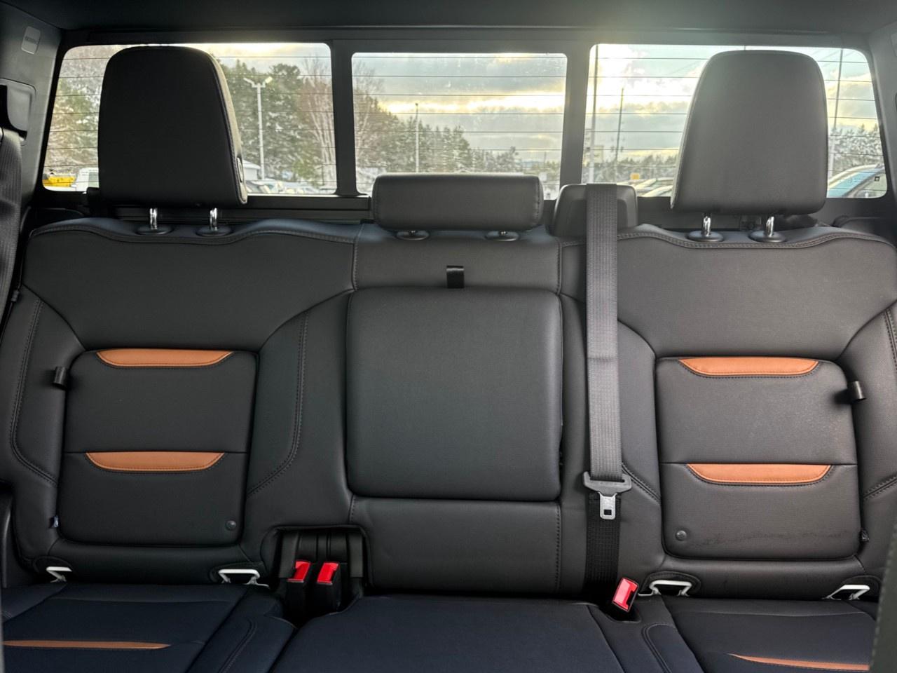 2026 GMC SIERRA 2500HD Crew Cab Standard Box 4-Wheel Drive AT4 Photo