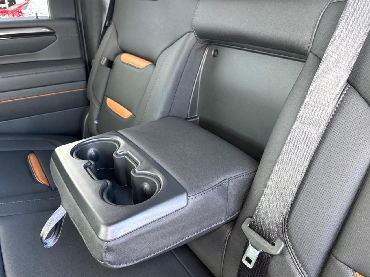 2026 GMC SIERRA 2500HD Crew Cab Standard Box 4-Wheel Drive AT4 Photo