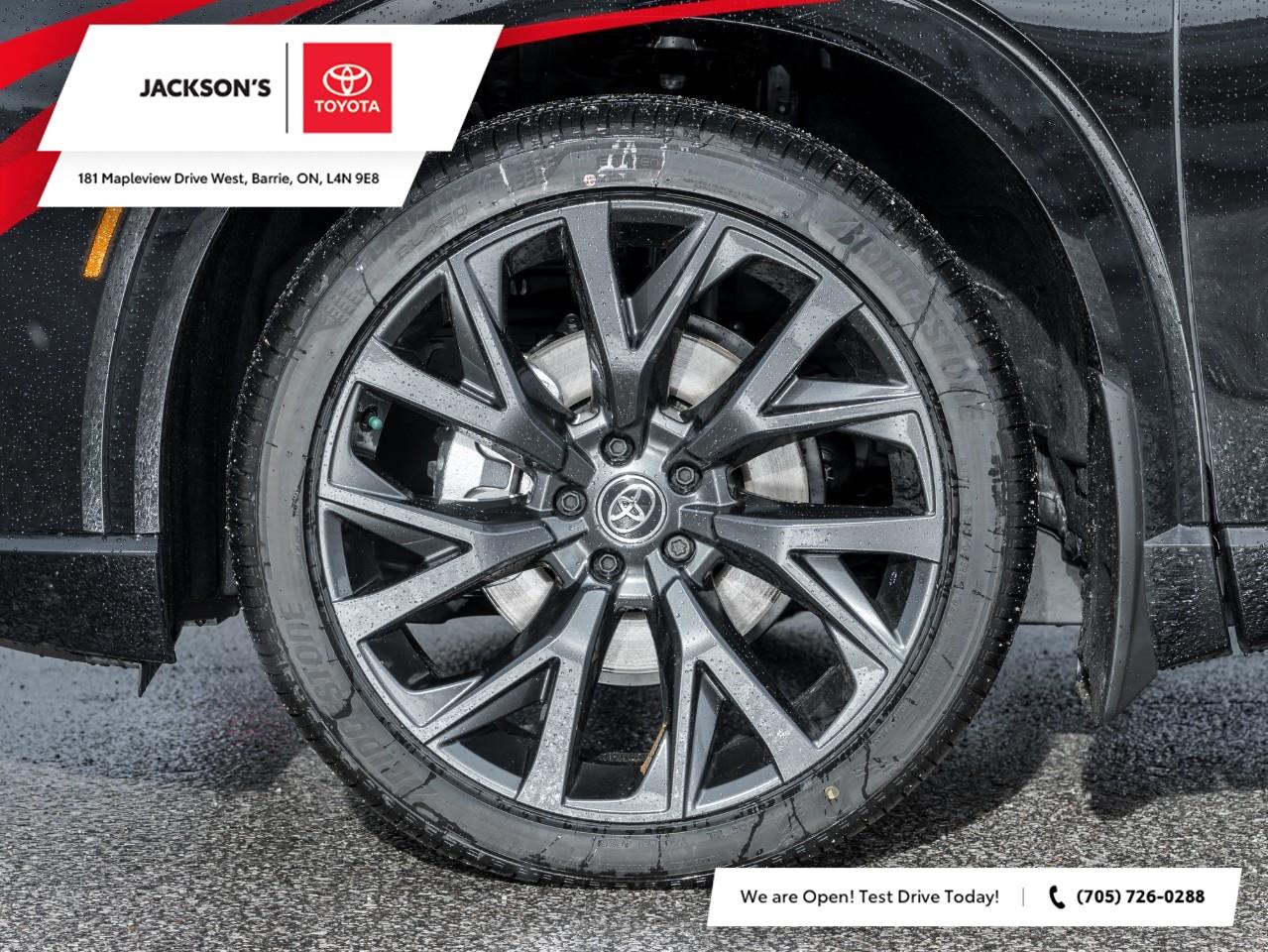 2026 Toyota Crown Signia Limited 4dr All-Wheel Drive Photo4