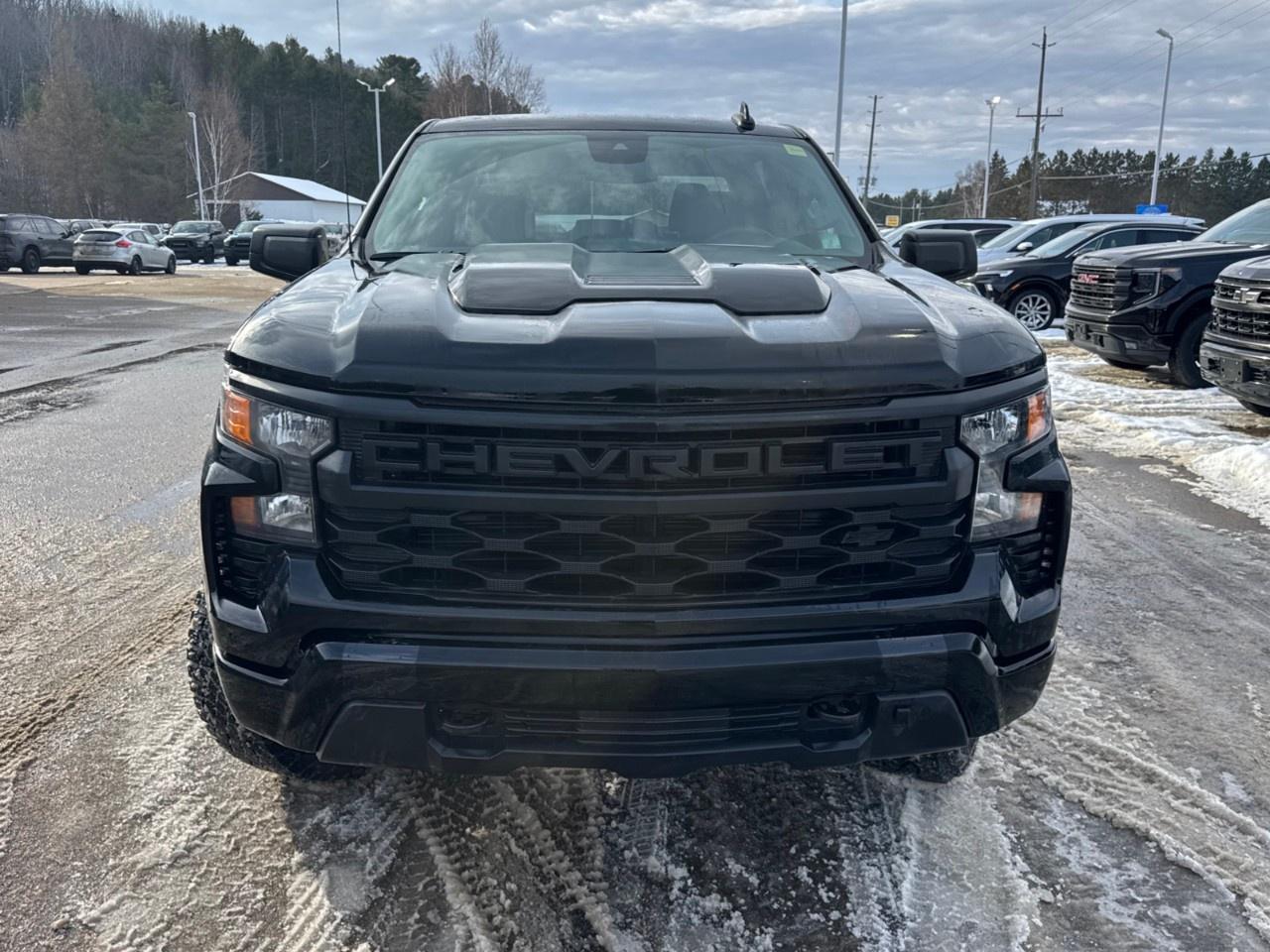 2026 Chevrolet Silverado 1500 Crew Cab Standard Box 4-Wheel Drive Custom Trail Boss Photo