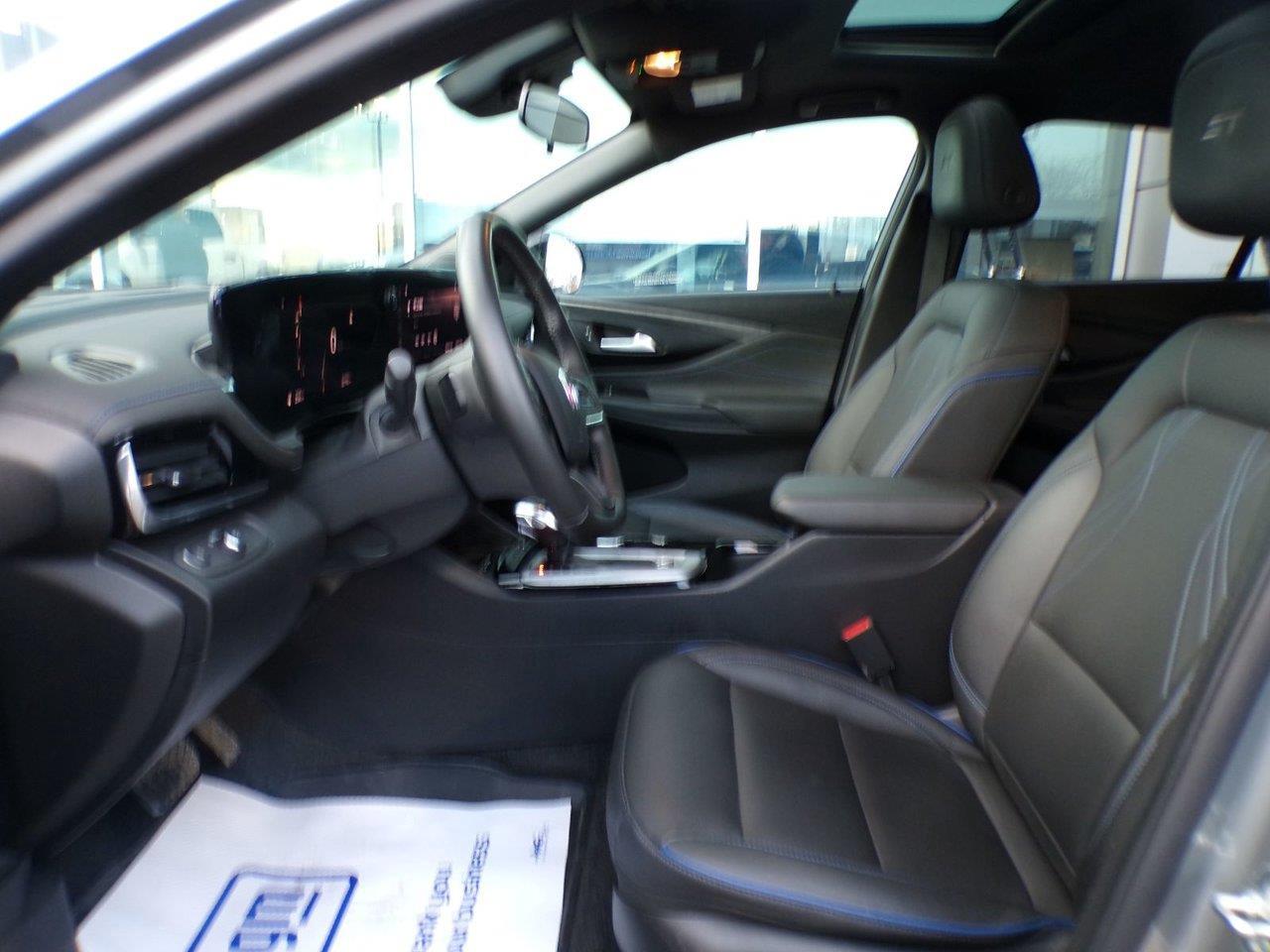 2024 Buick Envista Sport Touring 4dr Front-Wheel Drive Photo