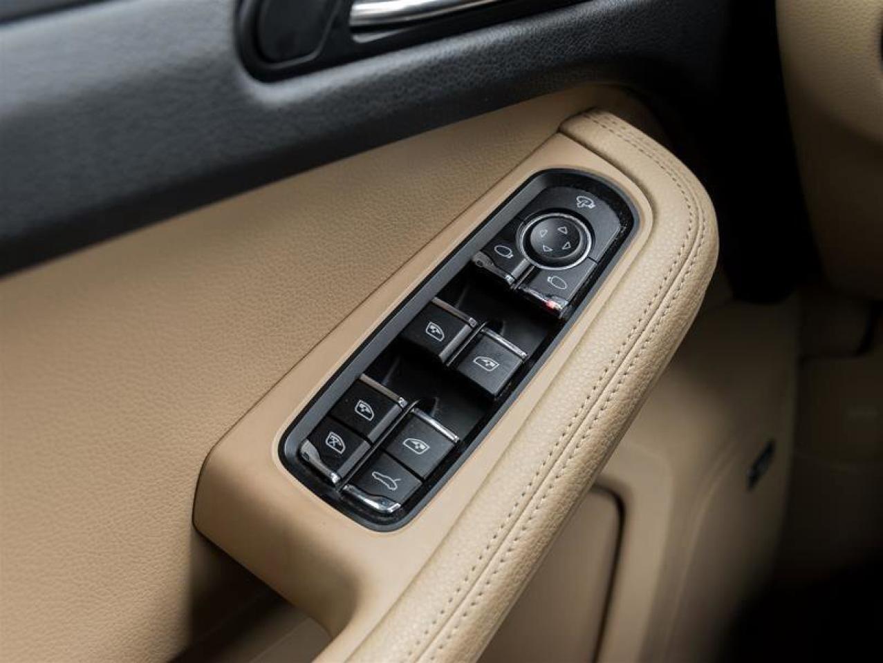 2023 Porsche Macan AWD Premium Pkg Plus Adaptive Cruise Control Surro Photo