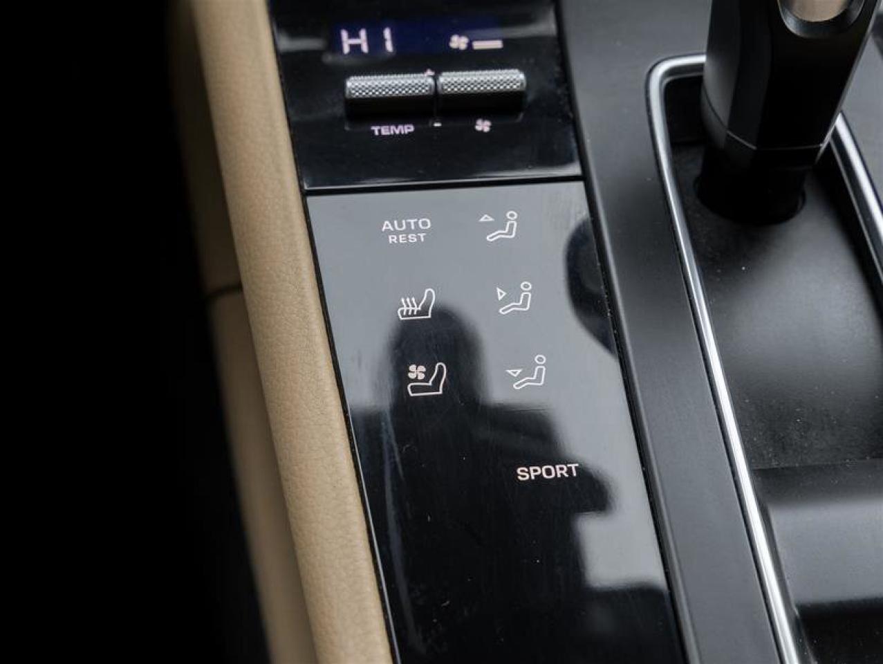 2023 Porsche Macan AWD Premium Pkg Plus Adaptive Cruise Control Surro Photo