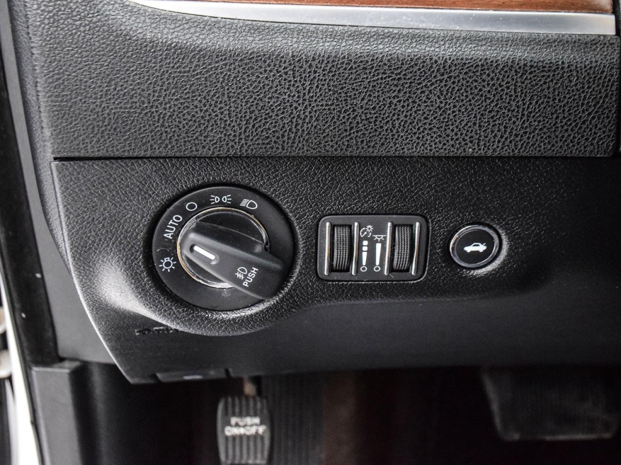 2017 Chrysler 300 C Platinum 4dr All-Wheel Drive Sedan Photo