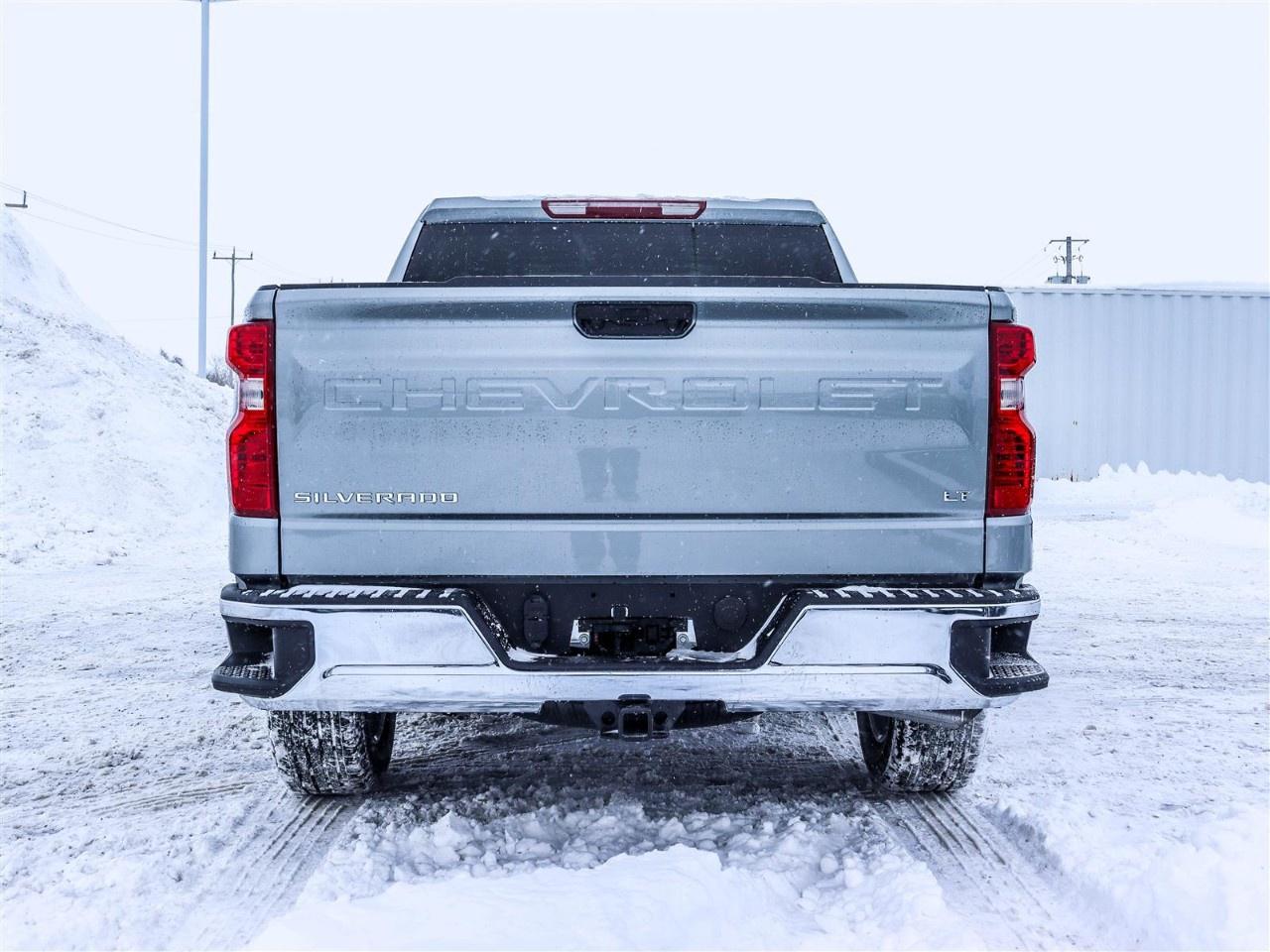 2026 Chevrolet Silverado 1500 Crew Cab Short Box 4-Wheel Drive LT Photo3