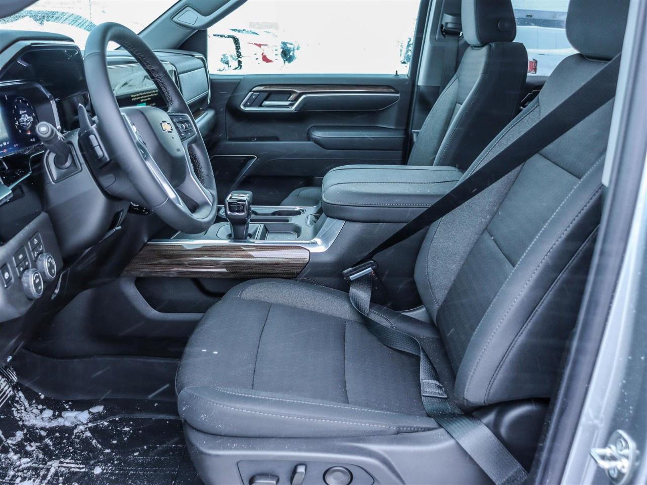 2026 Chevrolet Silverado 1500 Crew Cab Short Box 4-Wheel Drive LT Photo