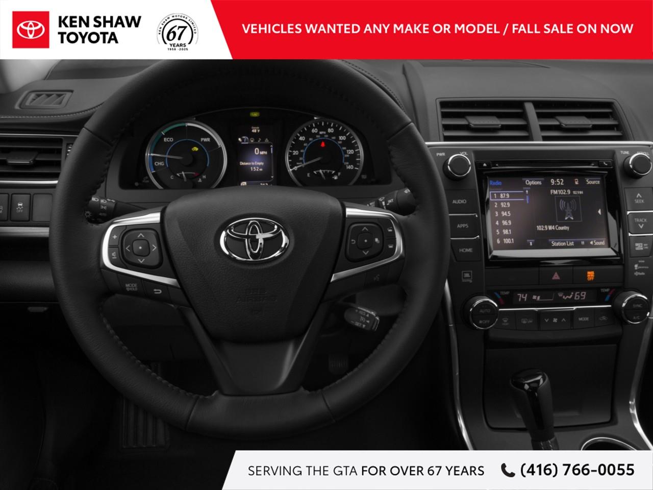 2017 Toyota Camry Hybrid XLE 4dr Sedan Photo3