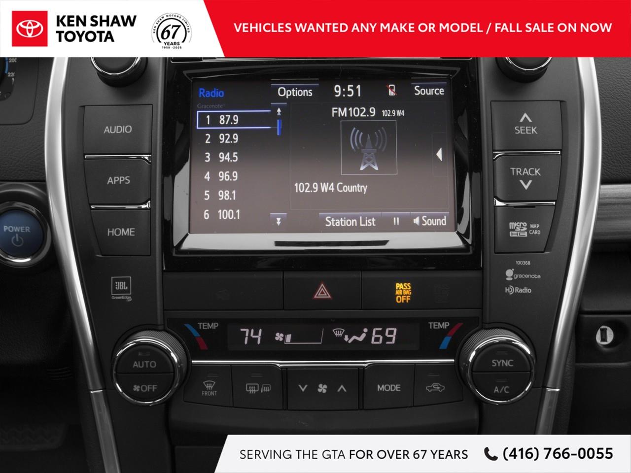 2017 Toyota Camry Hybrid XLE 4dr Sedan Photo