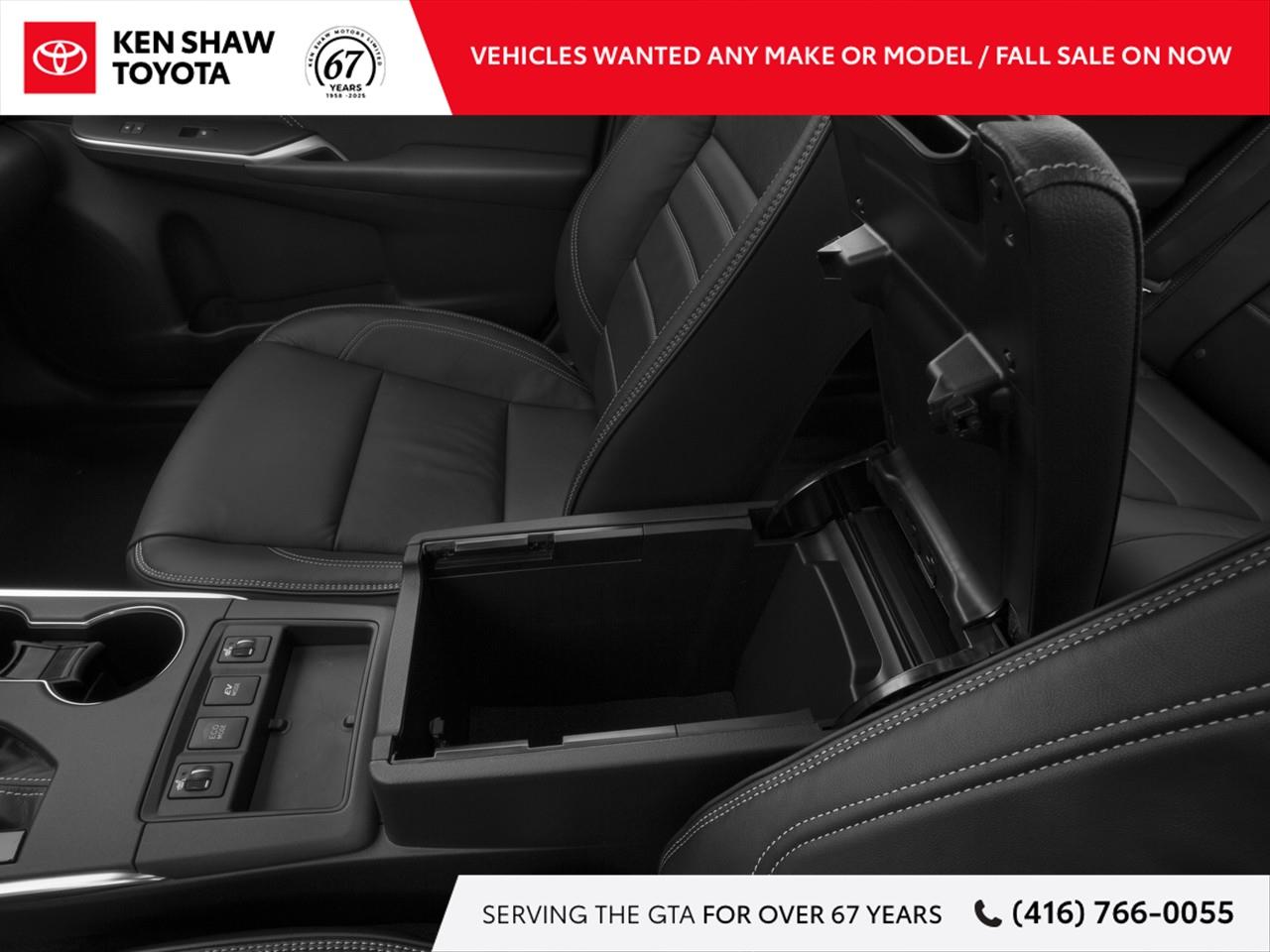 2017 Toyota Camry Hybrid XLE 4dr Sedan Photo