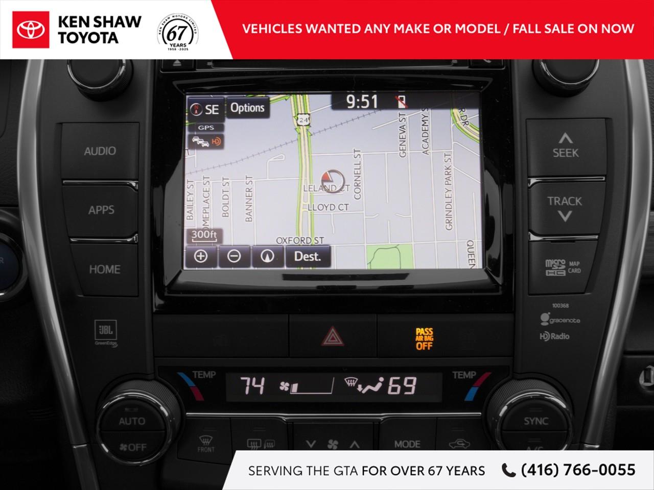 2017 Toyota Camry Hybrid XLE 4dr Sedan Photo