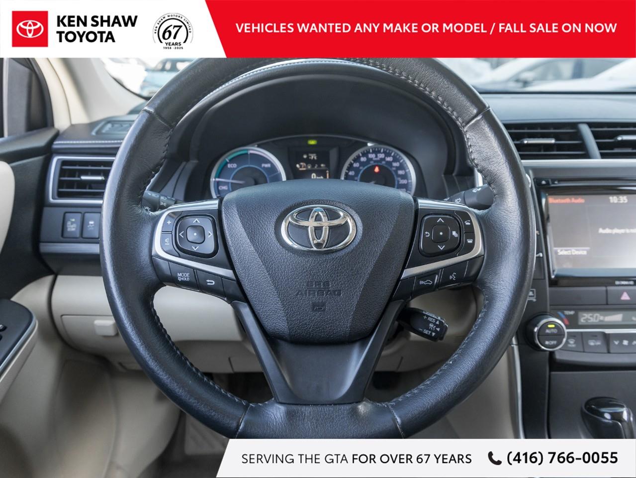 2017 Toyota Camry Hybrid XLE 4dr Sedan Photo