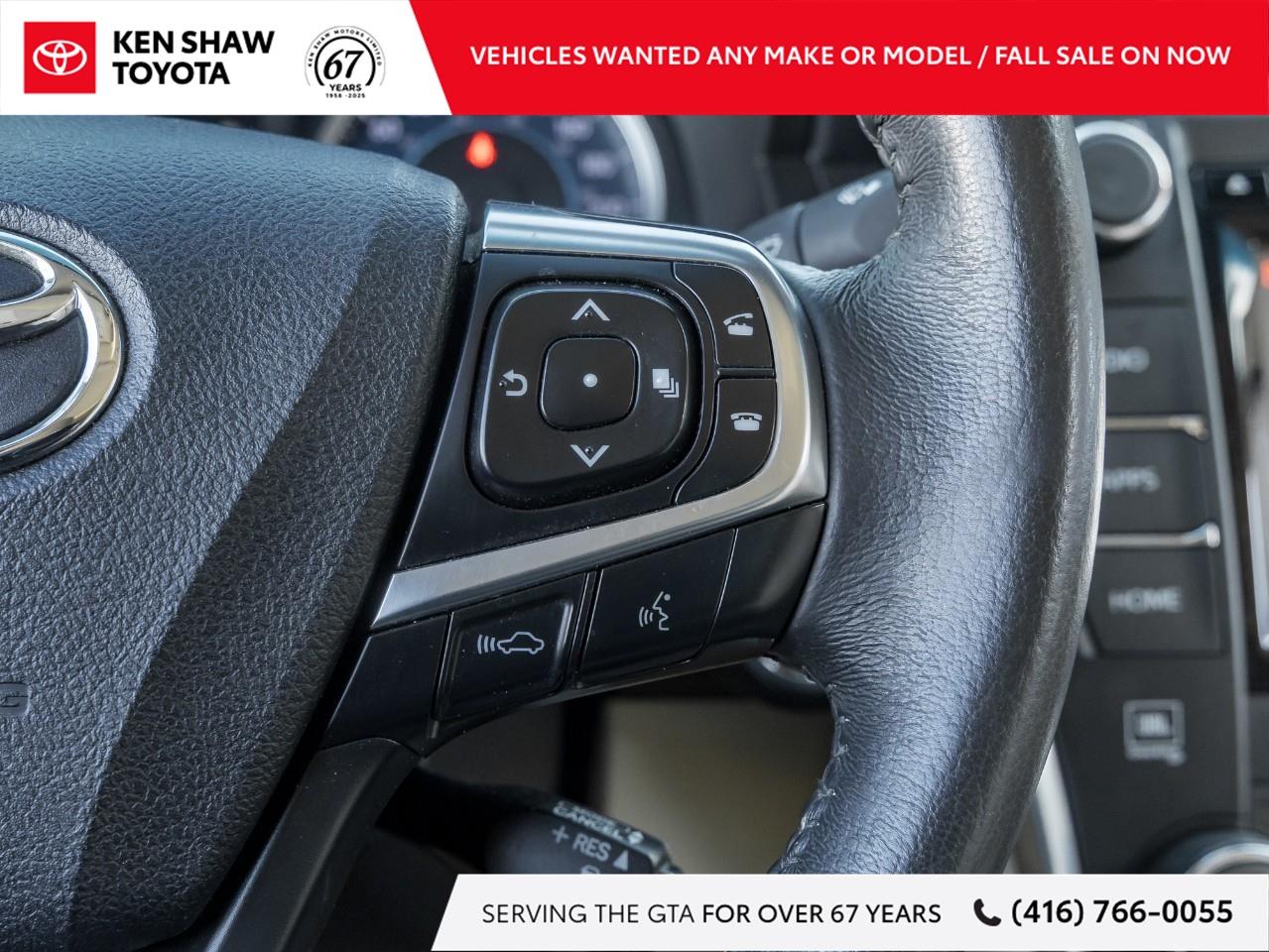 2017 Toyota Camry Hybrid XLE 4dr Sedan Photo