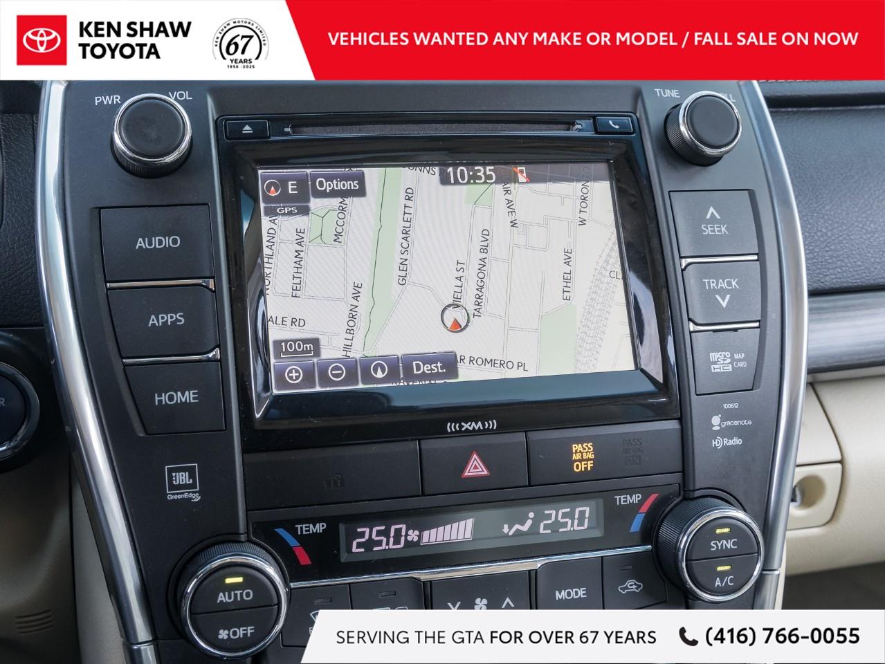 2017 Toyota Camry Hybrid XLE 4dr Sedan Photo