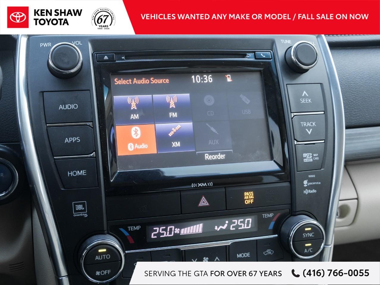 2017 Toyota Camry Hybrid XLE 4dr Sedan Photo