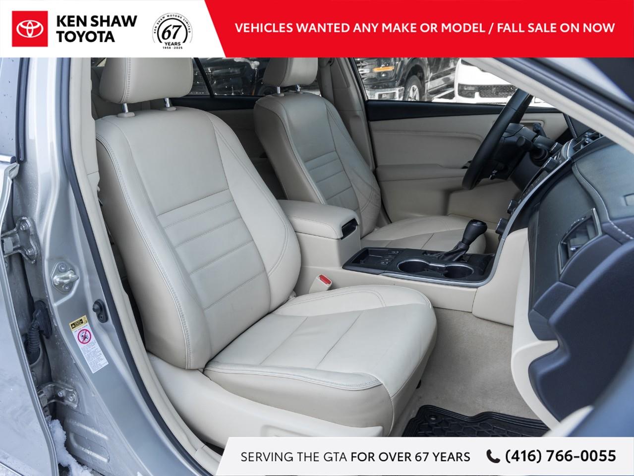 2017 Toyota Camry Hybrid XLE 4dr Sedan Photo