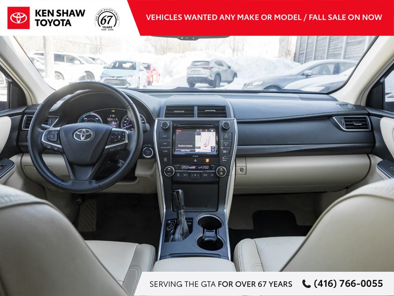 2017 Toyota Camry Hybrid XLE 4dr Sedan Photo