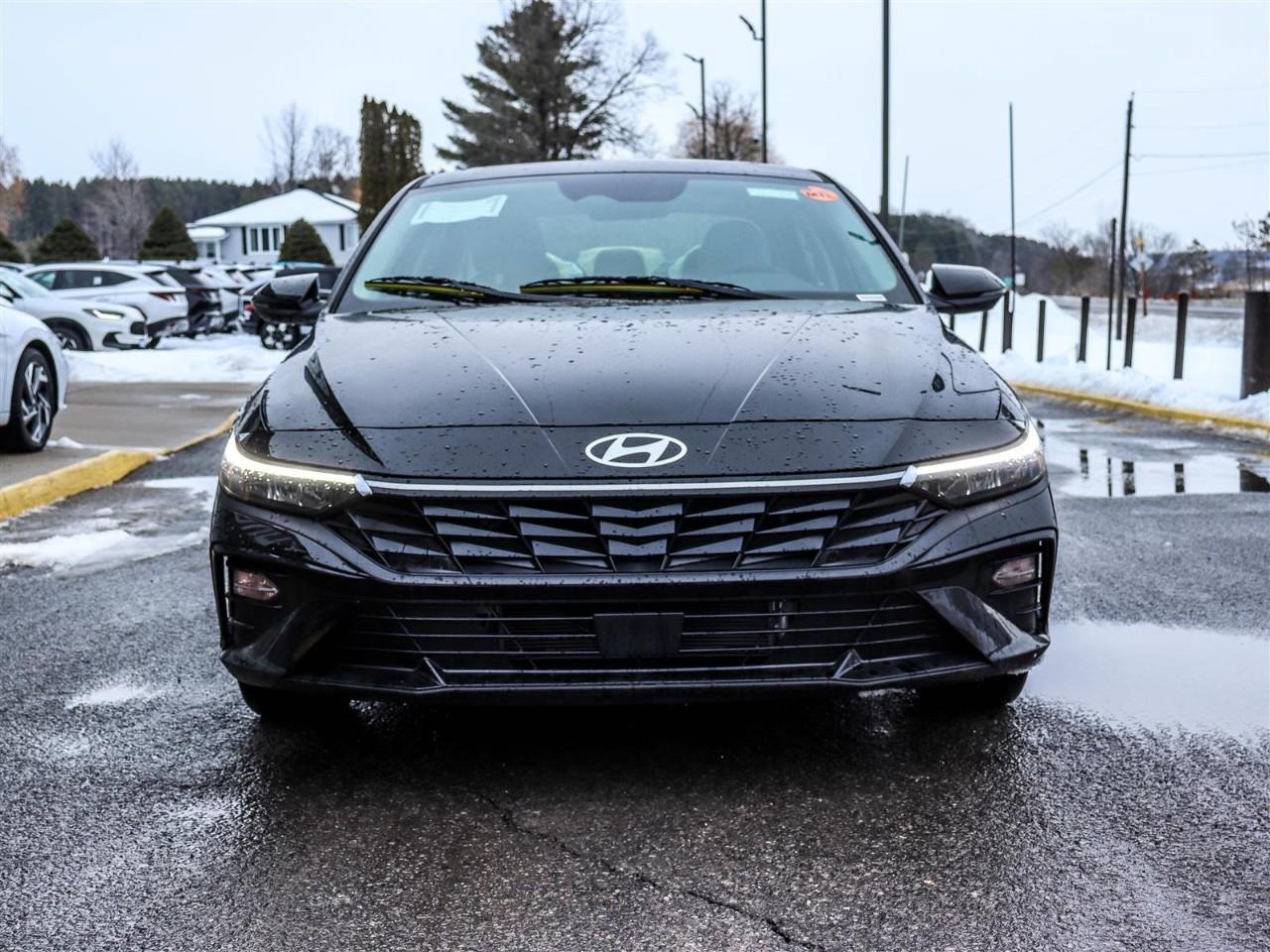 2026 Hyundai Elantra HEV Luxury w/Two-Tone Interior 4dr Sedan Photo5