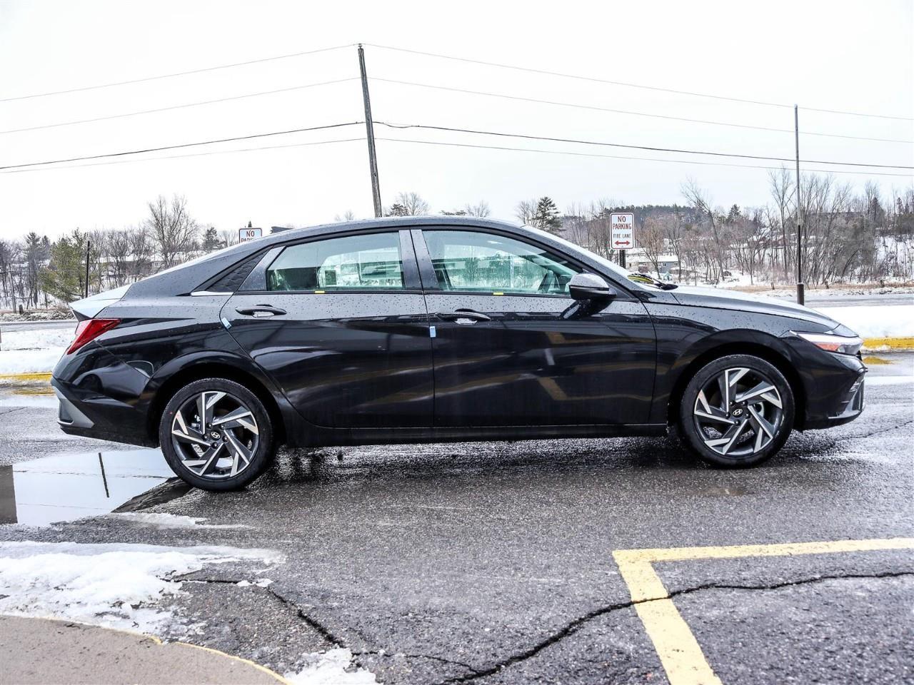 2026 Hyundai Elantra HEV Luxury w/Two-Tone Interior 4dr Sedan Photo2