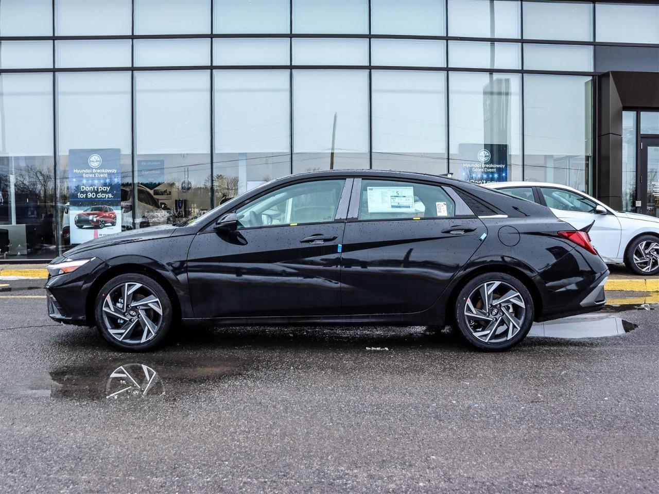 2026 Hyundai Elantra HEV Luxury w/Two-Tone Interior 4dr Sedan Photo4