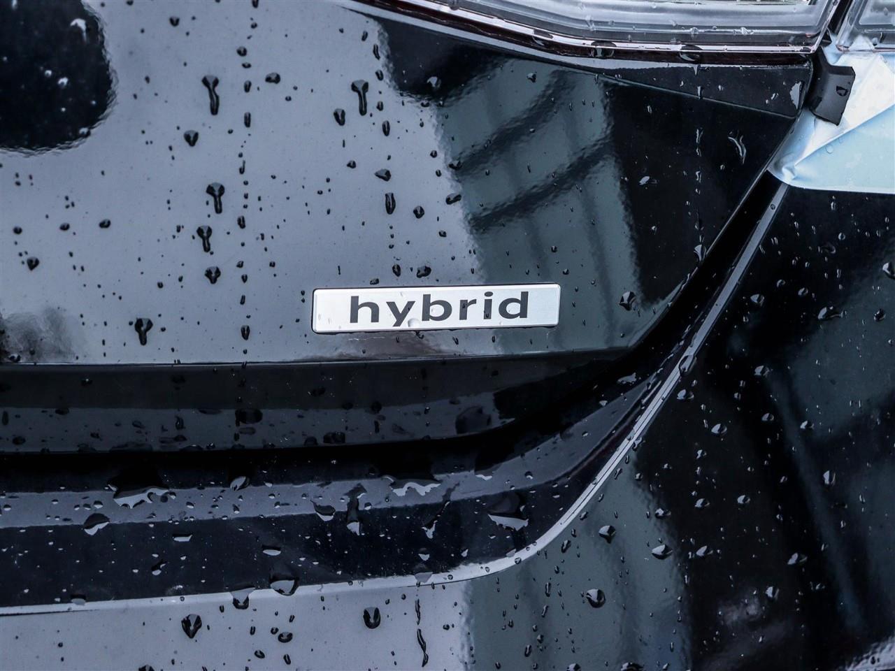 2026 Hyundai Elantra HEV Luxury w/Two-Tone Interior 4dr Sedan Photo