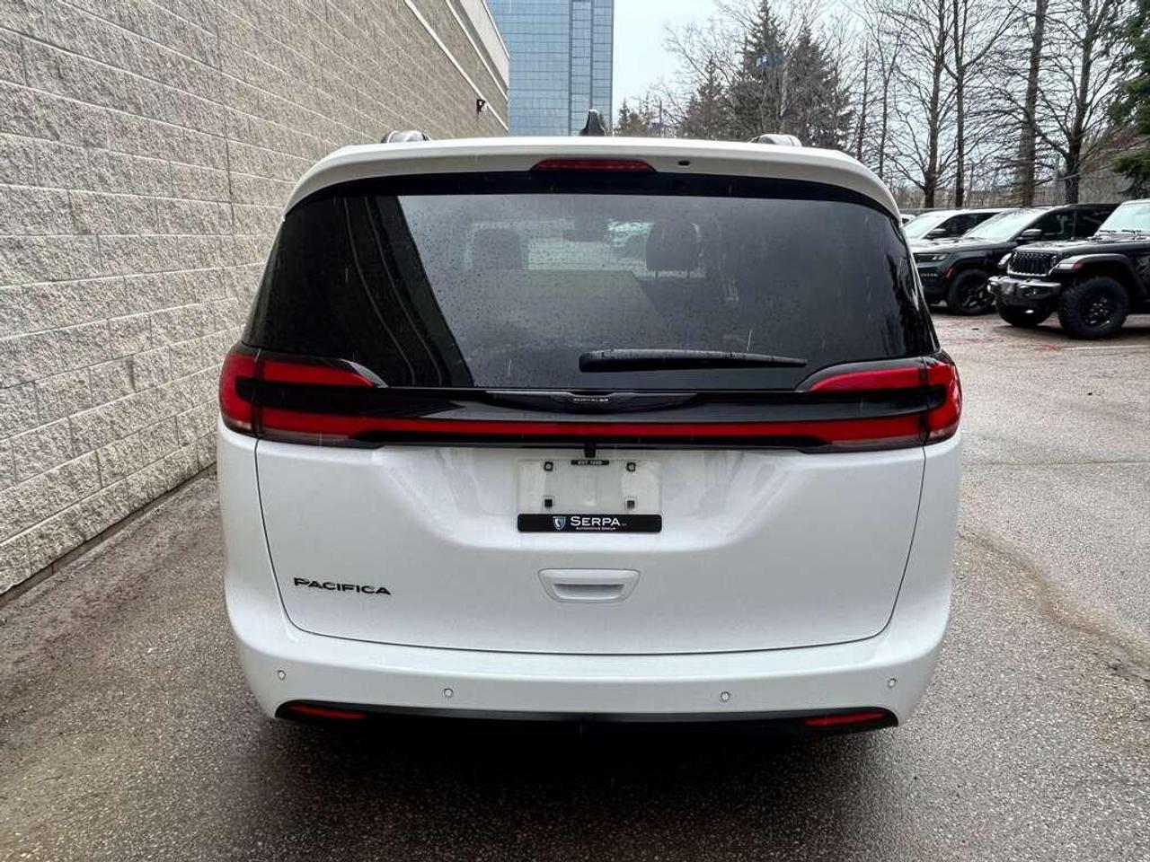 2026 Chrysler Pacifica Select Front-Wheel Drive Passenger Van Photo