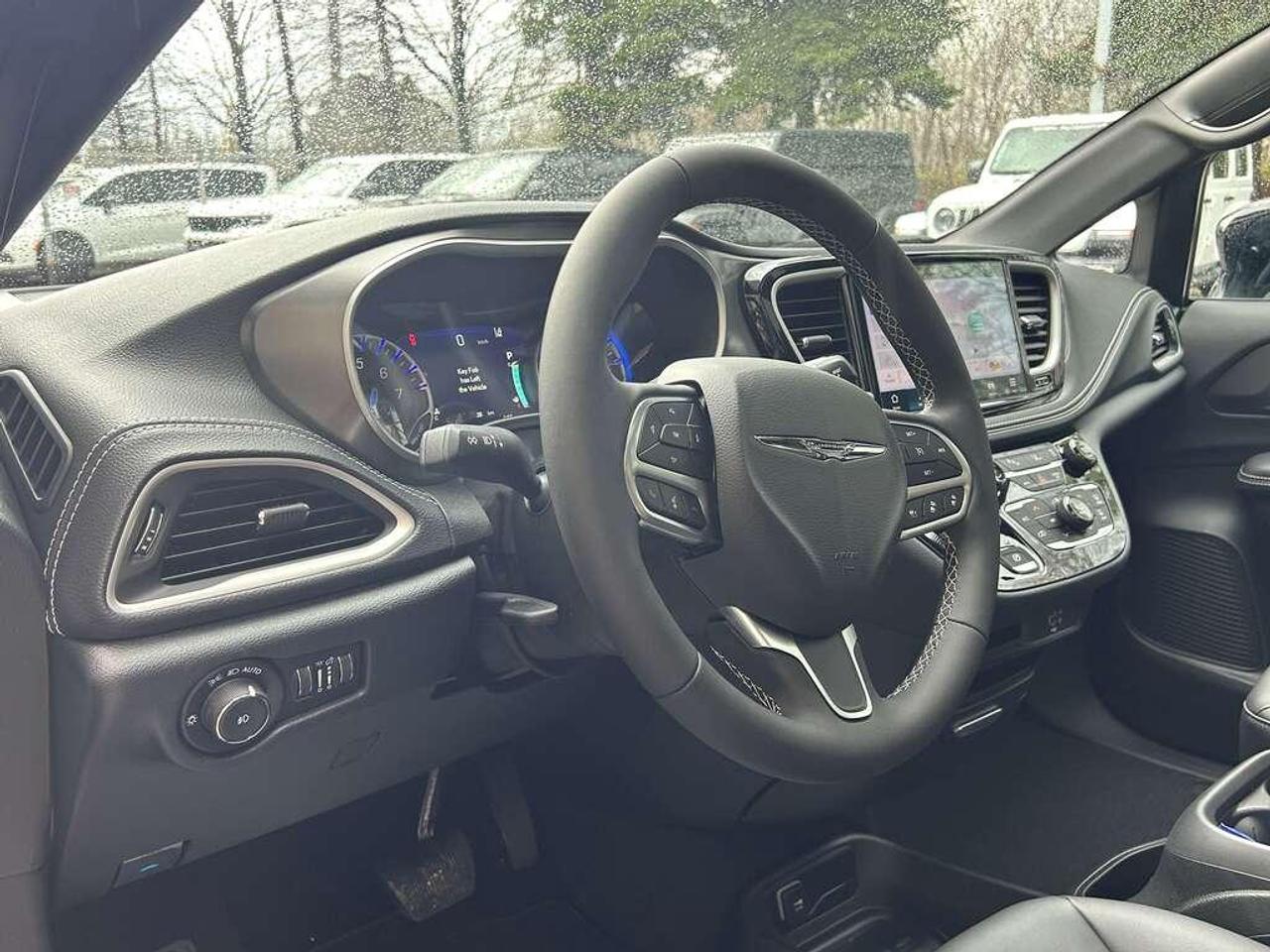 2026 Chrysler Pacifica Select Front-Wheel Drive Passenger Van Photo