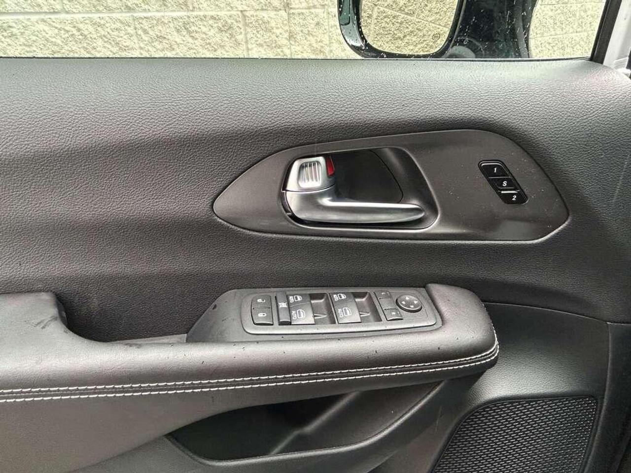 2026 Chrysler Pacifica Select Front-Wheel Drive Passenger Van Photo