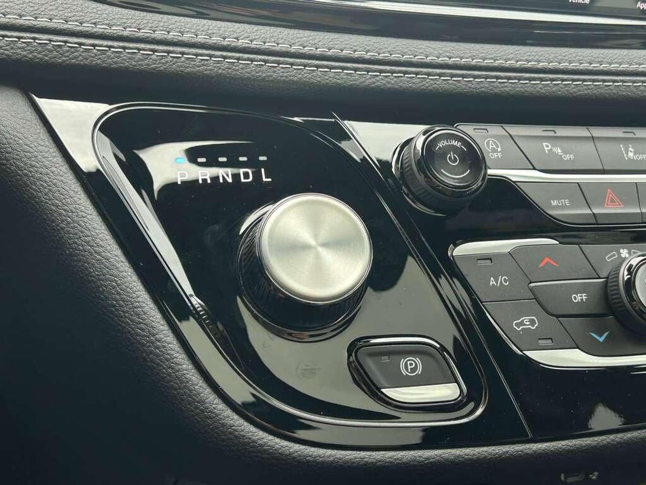 2026 Chrysler Pacifica Select Front-Wheel Drive Passenger Van Photo