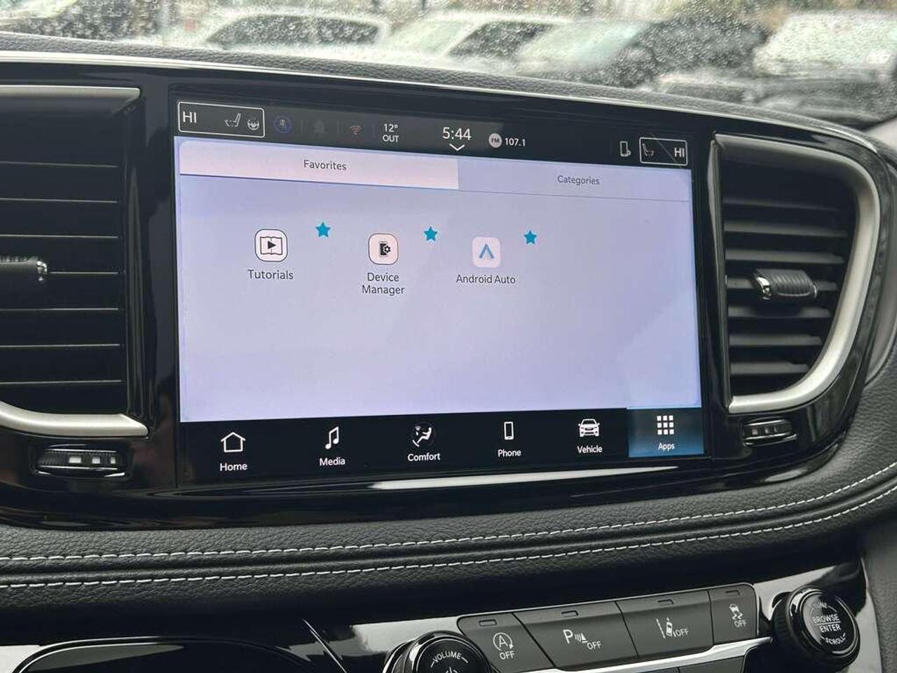 2026 Chrysler Pacifica Select Front-Wheel Drive Passenger Van Photo