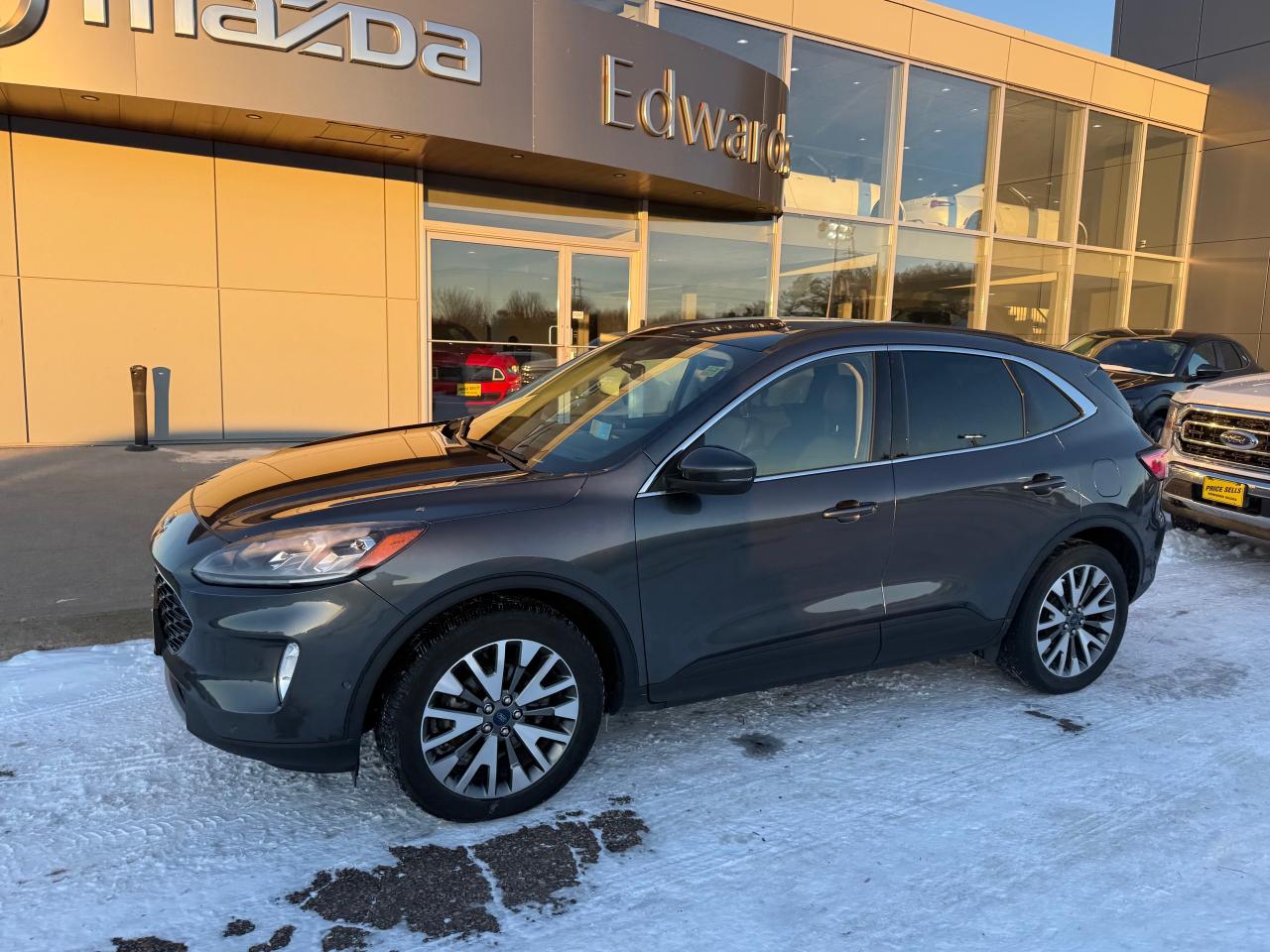 2020 Ford Escape Titanium Hybrid 4dr All-Wheel Drive Photo2