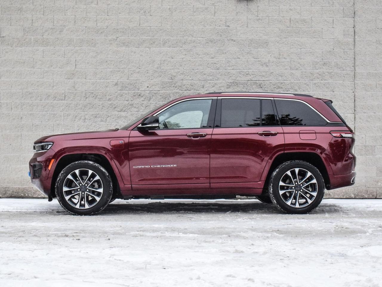 2023 Jeep Grand Cherokee 4xe Overland 4dr 4x4 Photo