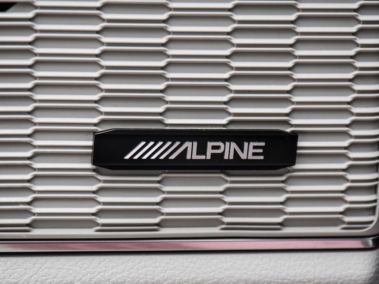 2023 Jeep Grand Cherokee 4xe Overland 4dr 4x4 Photo