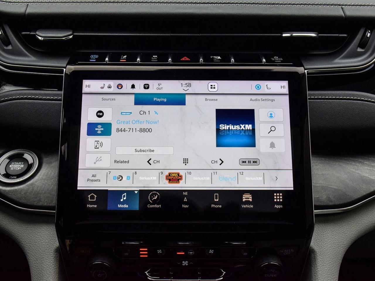 2023 Jeep Grand Cherokee 4xe Overland 4dr 4x4 Photo