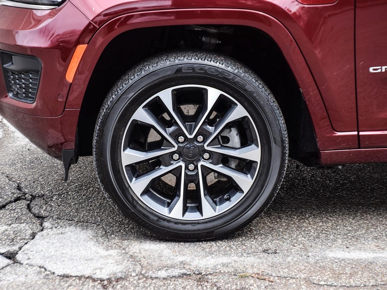 2023 Jeep Grand Cherokee 4xe Overland 4dr 4x4 Photo3