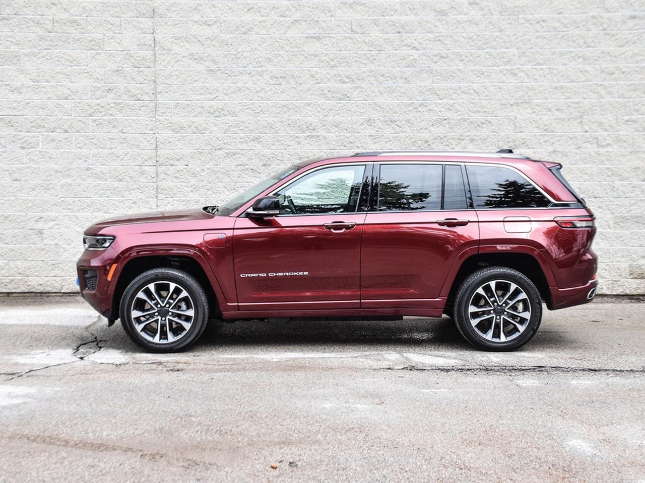 2023 Jeep Grand Cherokee 4xe Overland 4dr 4x4 Photo