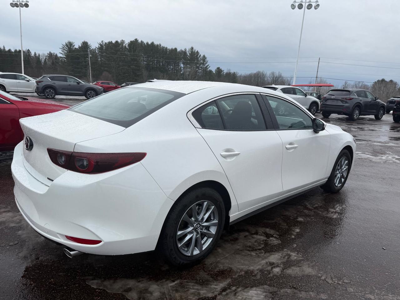 2025 Mazda 3 GX (A6) 4dr Front-Wheel Drive Sedan Photo3
