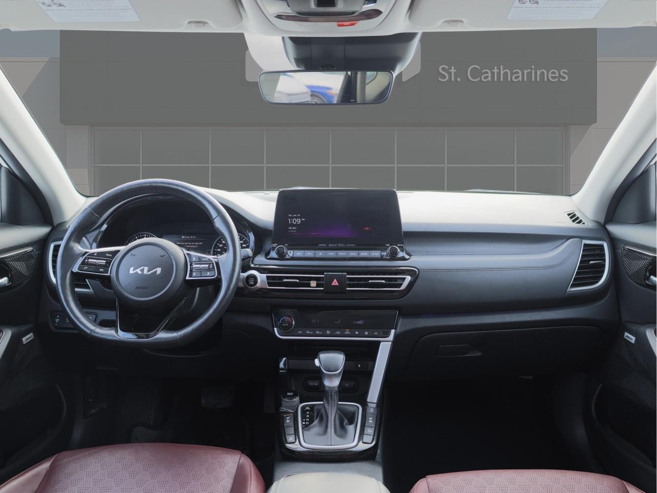 2023 Kia Seltos SX AWD   HUD   Burgundy Leather   Cooled Seat Photo