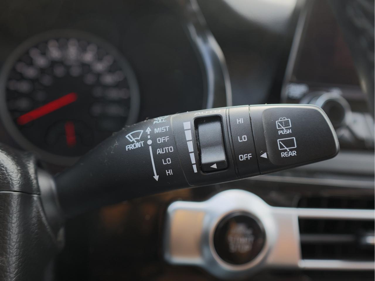 2023 Kia Seltos SX AWD   HUD   Burgundy Leather   Cooled Seat Photo