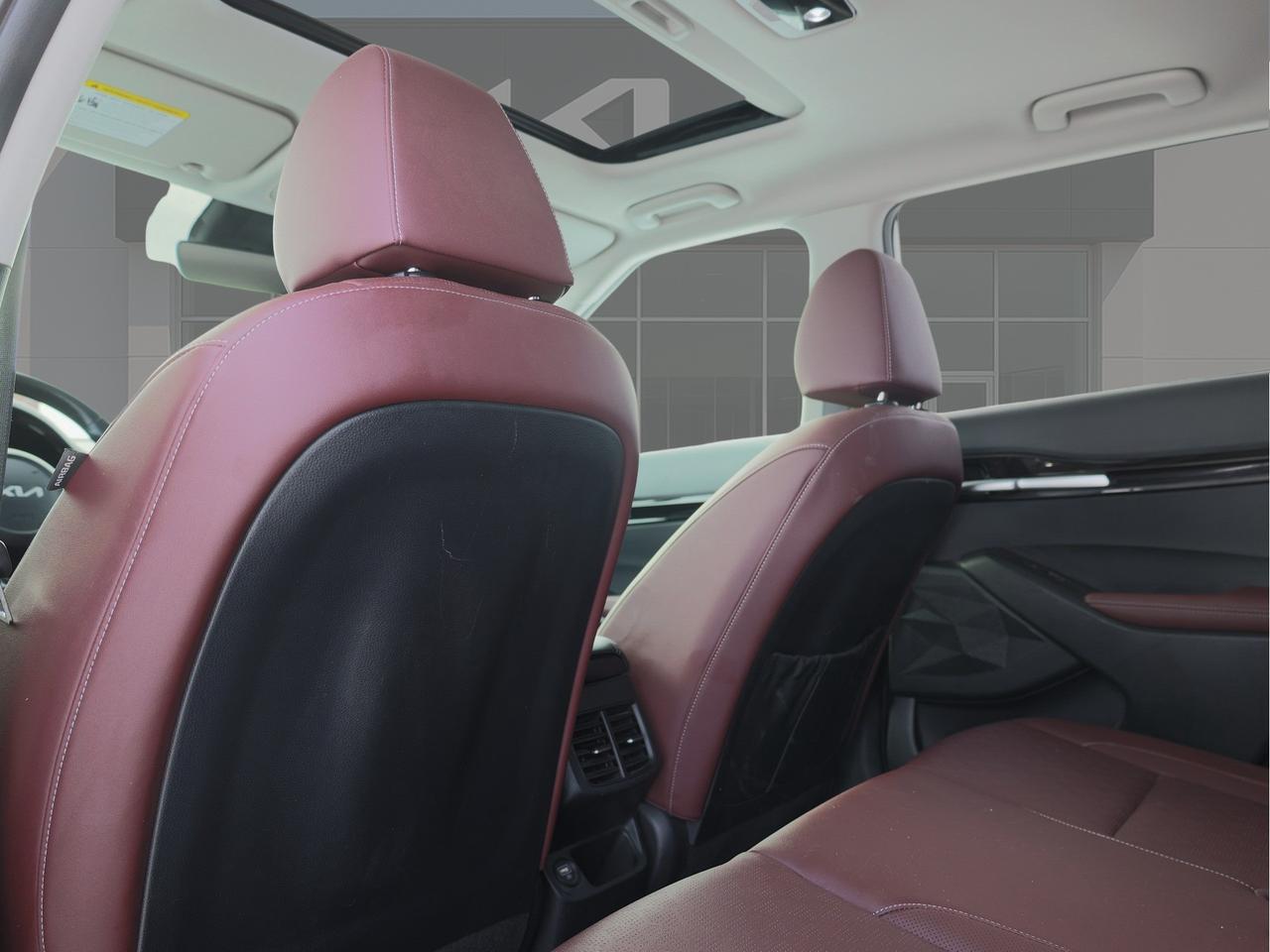 2023 Kia Seltos SX AWD   HUD   Burgundy Leather   Cooled Seat Photo