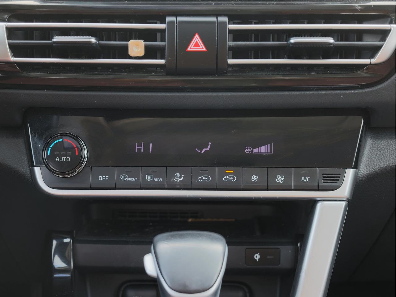 2023 Kia Seltos SX AWD   HUD   Burgundy Leather   Cooled Seat Photo