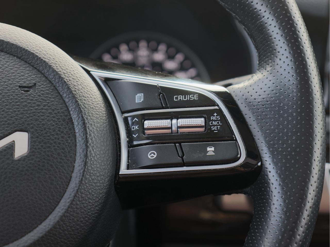 2023 Kia Seltos SX AWD   HUD   Burgundy Leather   Cooled Seat Photo