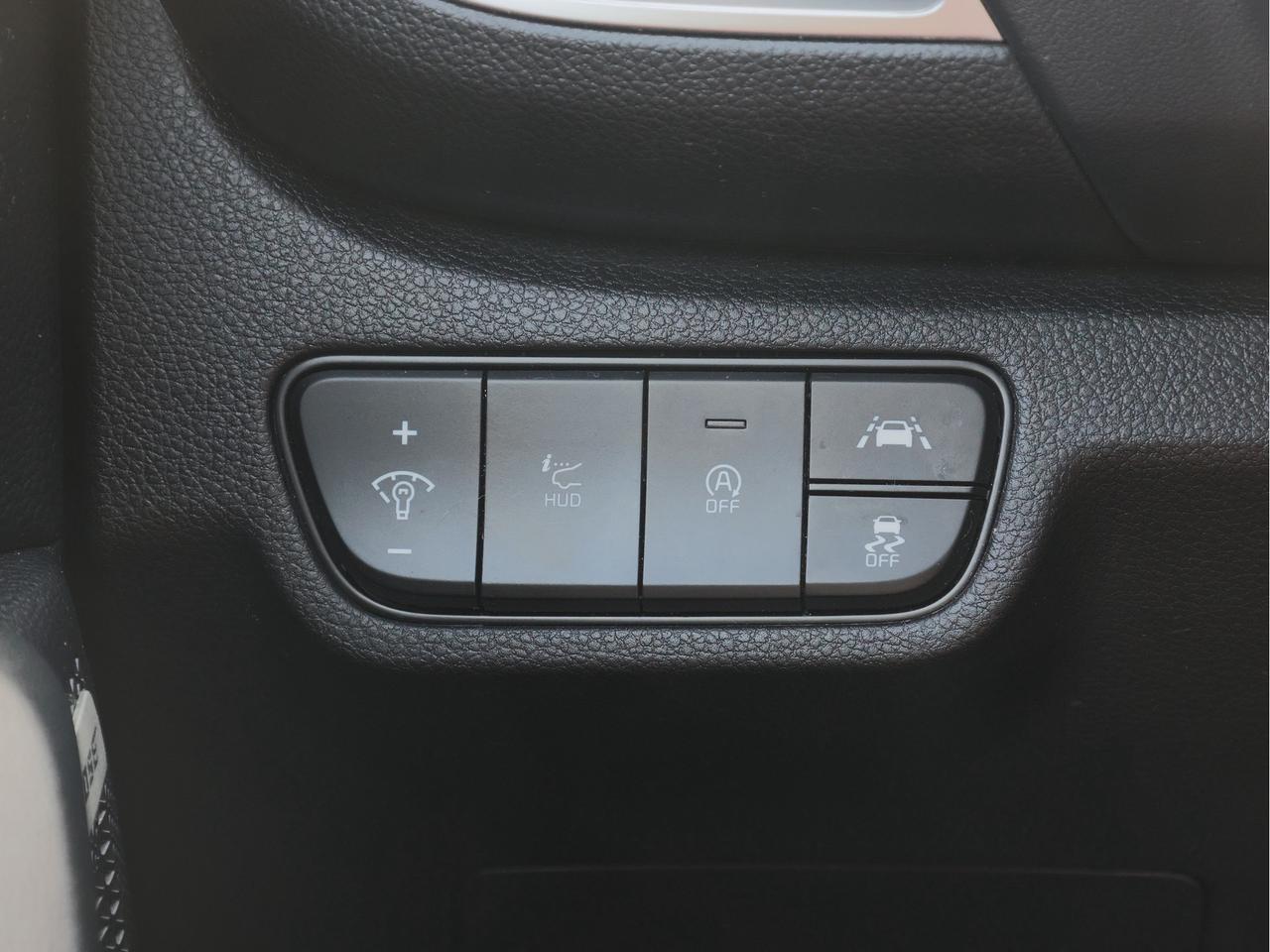 2023 Kia Seltos SX AWD   HUD   Burgundy Leather   Cooled Seat Photo