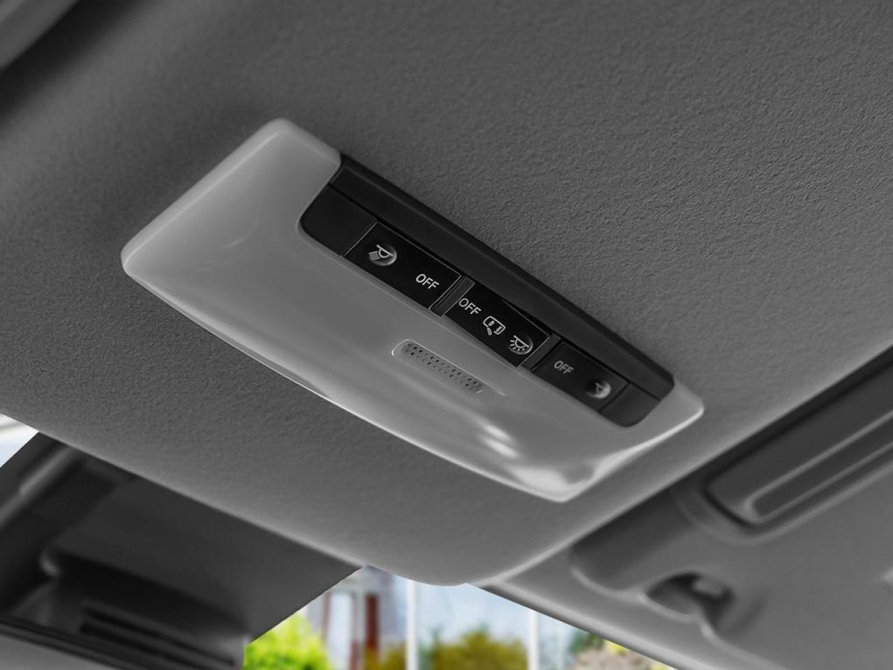 2025 Nissan Versa SR 4DR SEDAN Photo