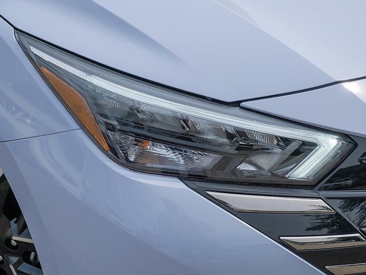 2025 Nissan Versa SR 4DR SEDAN Photo